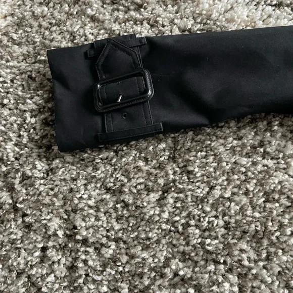 Burberry Elegant Black Trench Coat - Picture 2 of 11